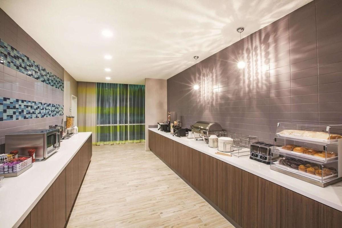 La Quinta By Wyndham Omaha Airport Downtown Hotel Carter Lake Екстериор снимка
