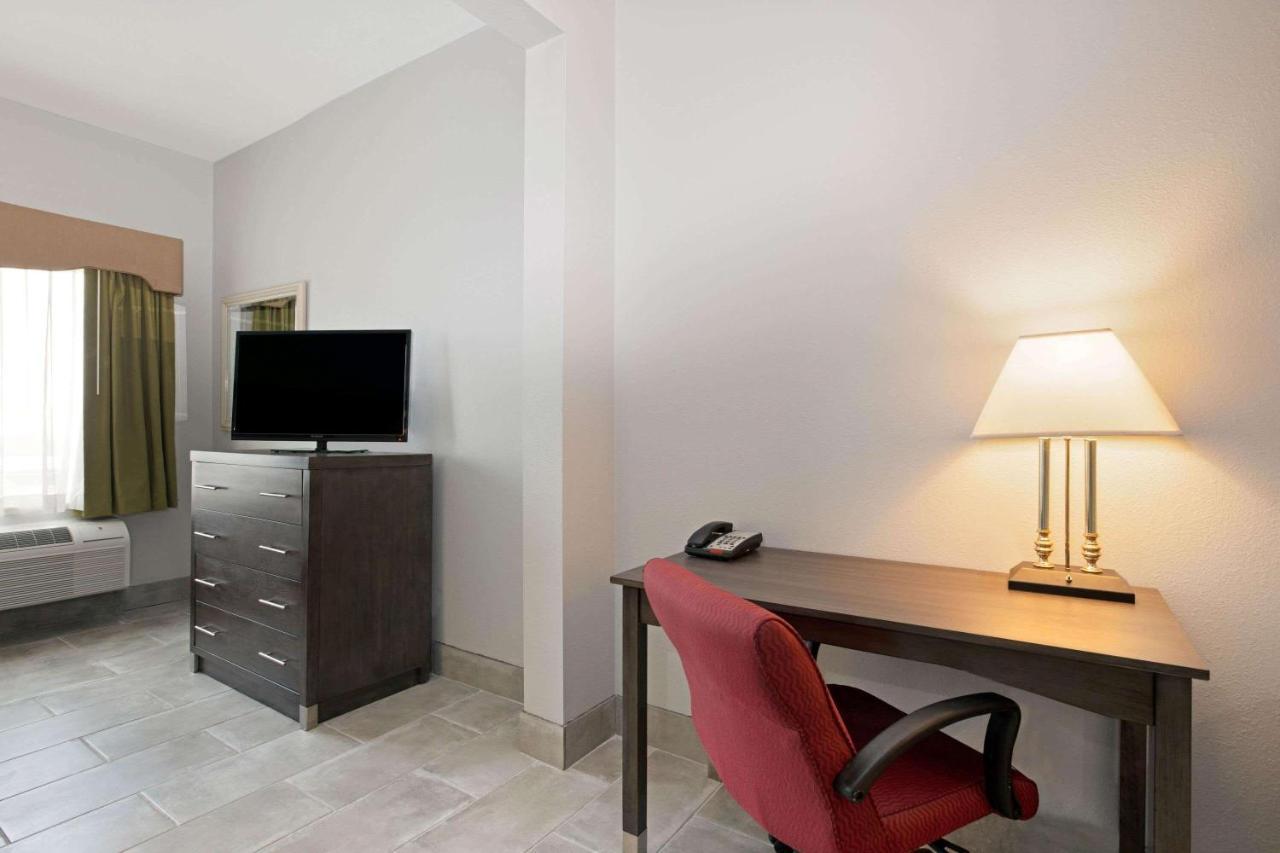 La Quinta By Wyndham Omaha Airport Downtown Hotel Carter Lake Екстериор снимка